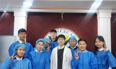 Сайншанд сумын ЕБ 1.2.3.5.6-р  сургуулийн сурагчид эмч мэргэжил эзэмших 11-12 ангийн 114 сурагч Нэгдсэн эмнэлгийн үйл ажиллагаатай танилцаж туршлага судаллаа.