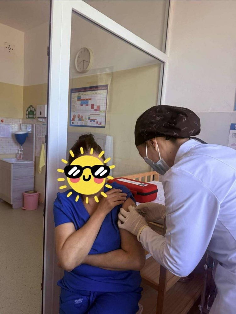 ТОМУУГИЙН ЭСРЭГ ВАКЦИНААР ДАРХЛААЖУУЛАХ АЖЛЫГ ЗОХИОН БАЙГУУЛЖ БАЙНА.