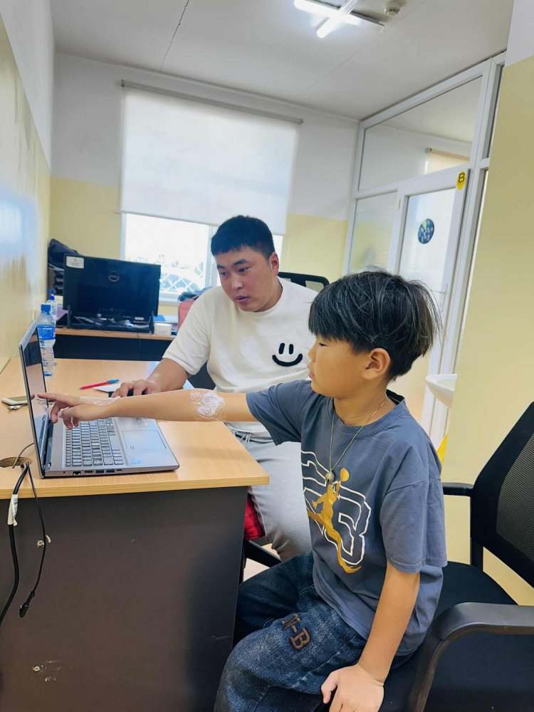 "МОНГОЛ ХҮҮХДИЙН ХАР ТУГАЛГАНД ӨРТӨЛТ ТҮҮНИЙ ЭХ ҮҮСВЭРИЙГ ТОДОРХОЙЛОХ НЬ" ЗОРИЛТОТ  СУДАЛГААНЫ БАГ ДОРНОГОВЬ АЙМАГТ АЖИЛЛАЖ БАЙНА.